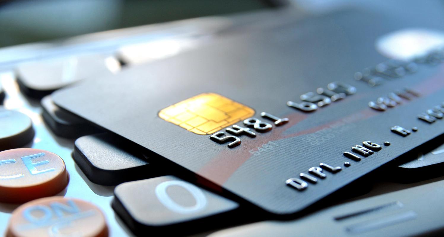 银行信用卡附属卡不激活收年费吗，办信用卡附属卡有额度吗
